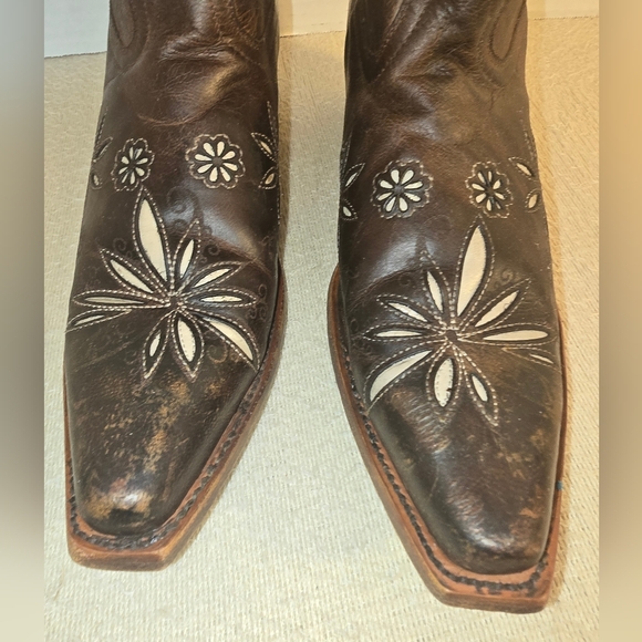 Shyanne Daisy Mae Brown Leather Floral Snip-toe Western Boots size 9 - Picture 6 of 9